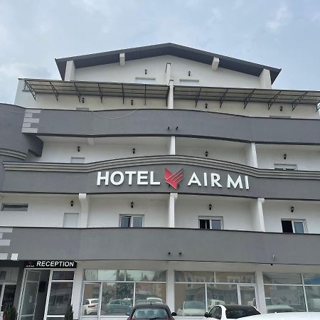 Airmi Hotel Surcin Ngoại thất bức ảnh