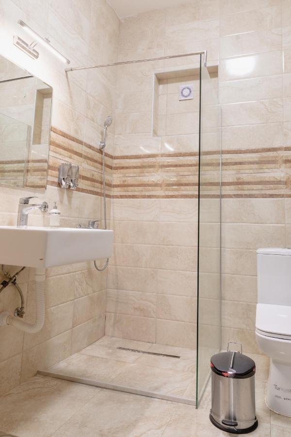 Airmi Hotel Surcin Ngoại thất bức ảnh