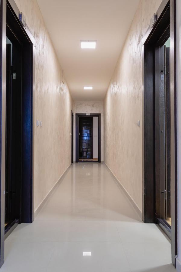Airmi Hotel Surcin Ngoại thất bức ảnh